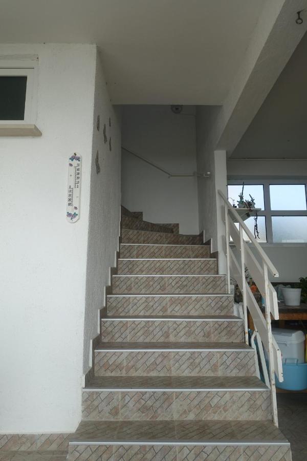 Apartments Galeb Ртина Екстер'єр фото