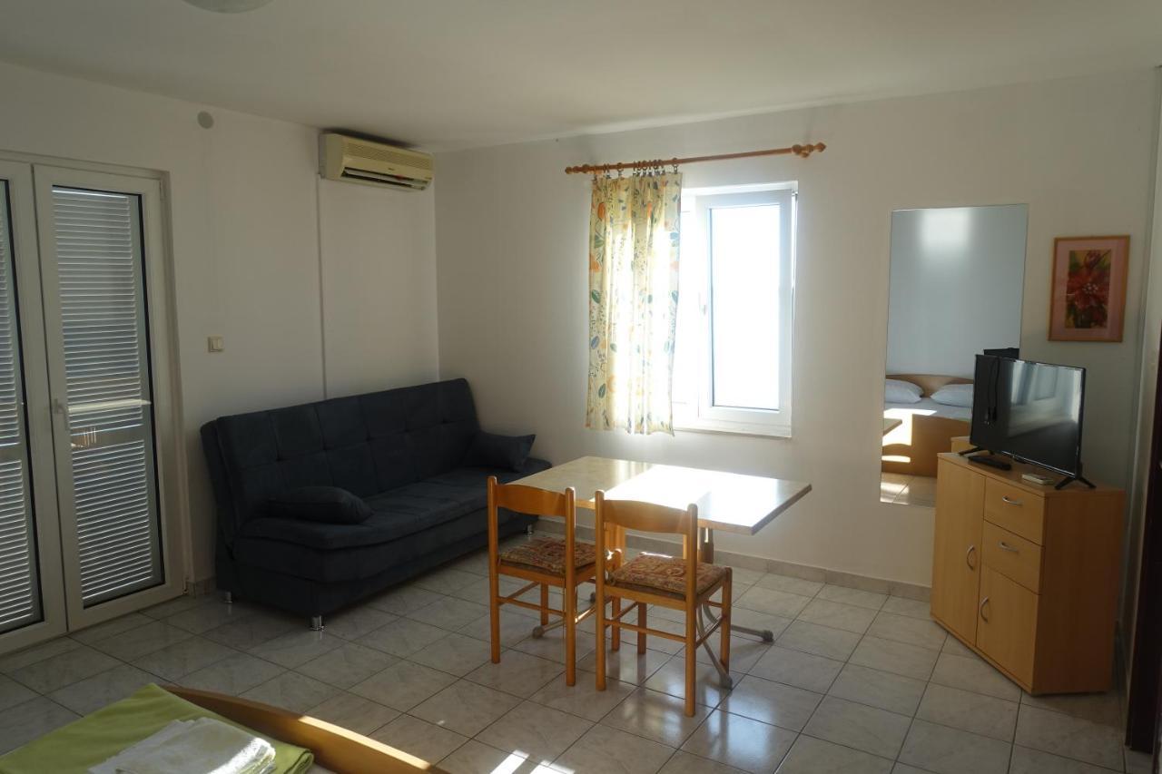 Apartments Galeb Ртина Екстер'єр фото
