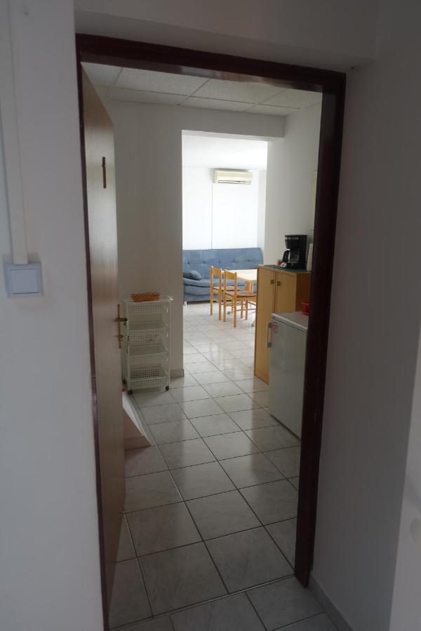 Apartments Galeb Ртина Екстер'єр фото