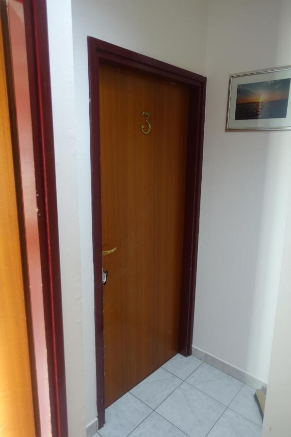 Apartments Galeb Ртина Екстер'єр фото