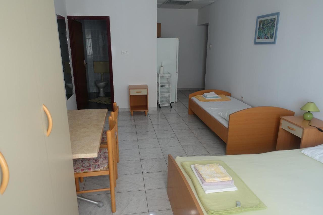 Apartments Galeb Ртина Екстер'єр фото