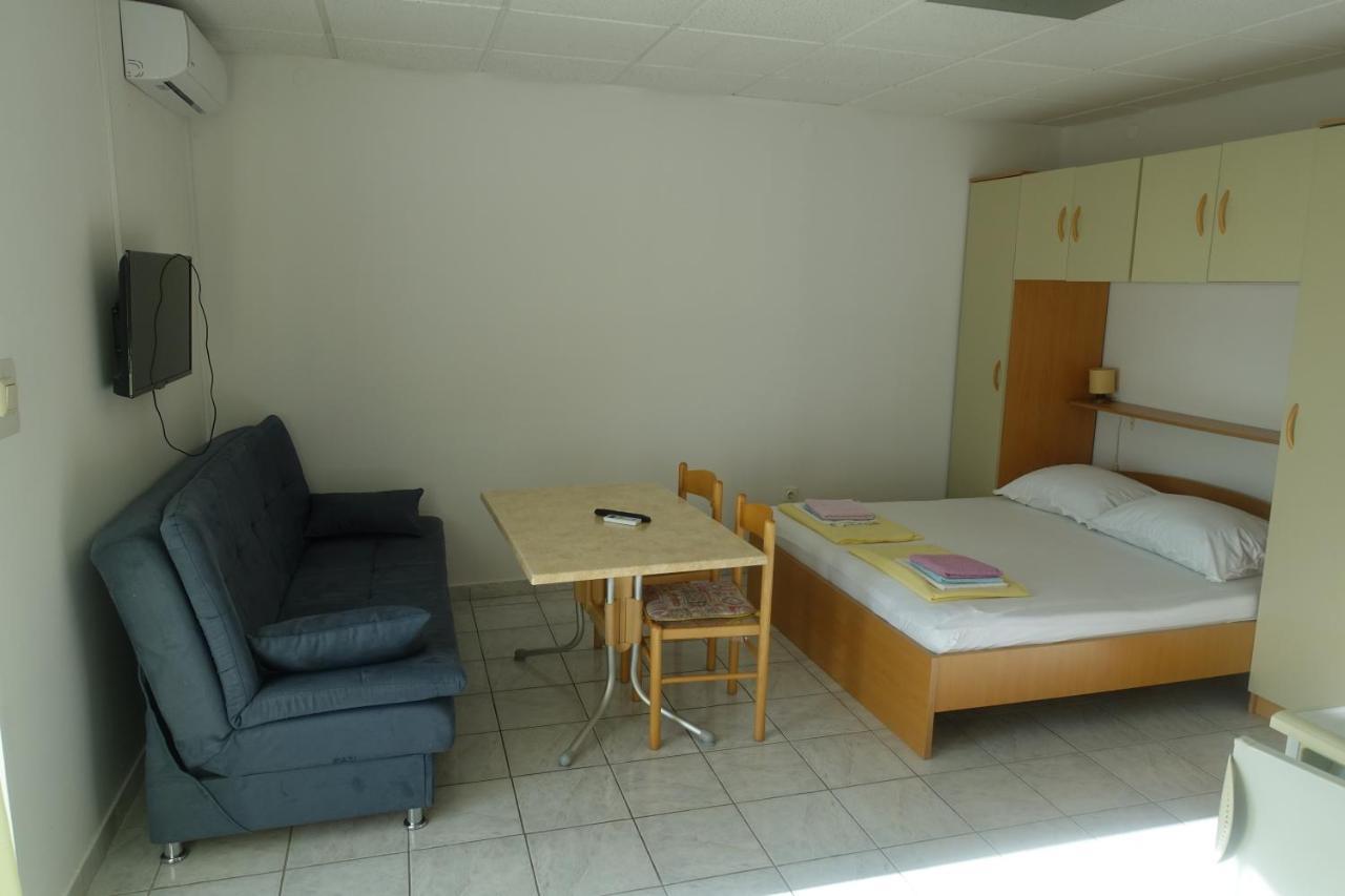 Apartments Galeb Ртина Екстер'єр фото