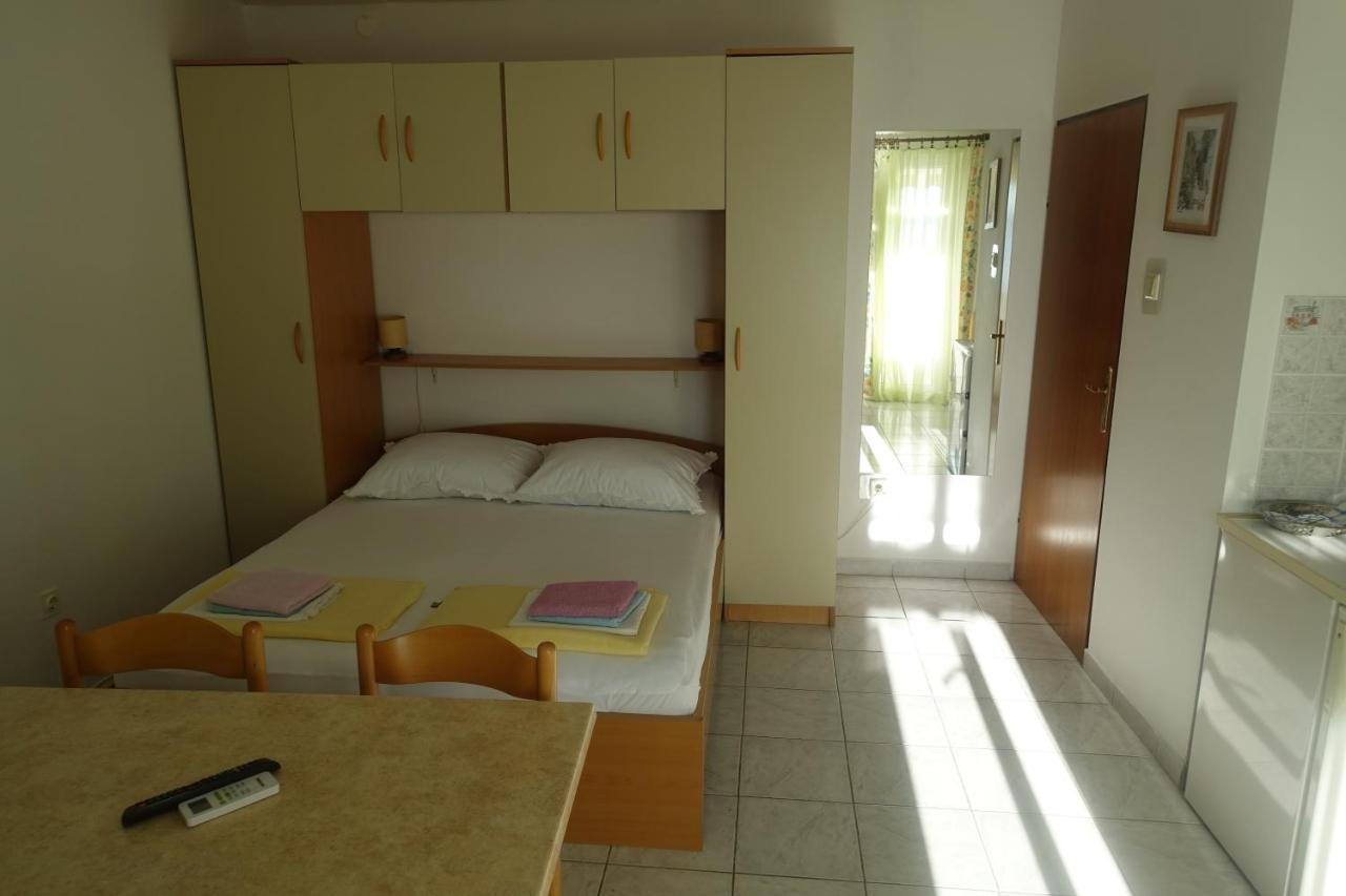 Apartments Galeb Ртина Екстер'єр фото