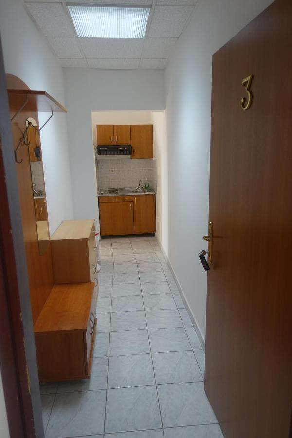 Apartments Galeb Ртина Екстер'єр фото