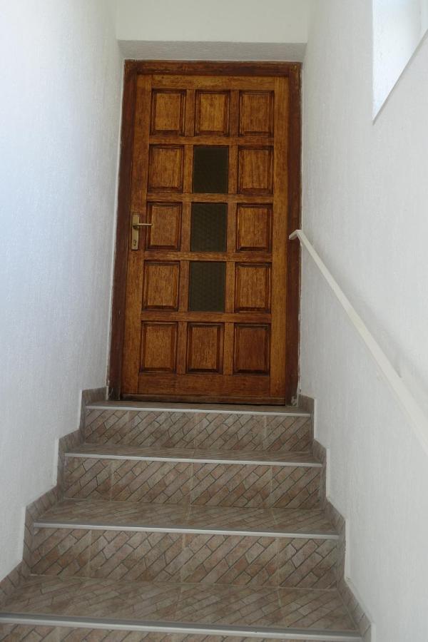 Apartments Galeb Ртина Екстер'єр фото