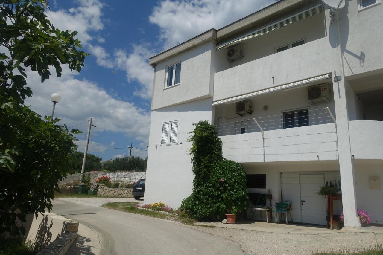 Apartments Galeb Ртина Екстер'єр фото