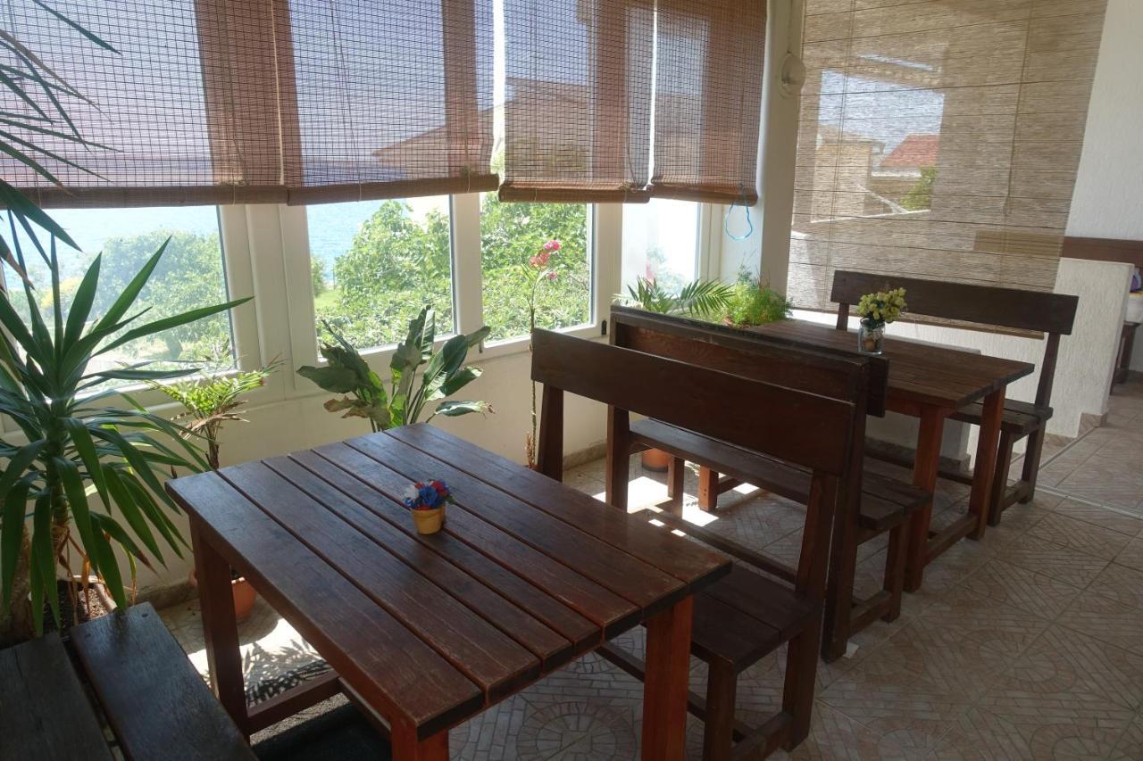 Apartments Galeb Ртина Екстер'єр фото